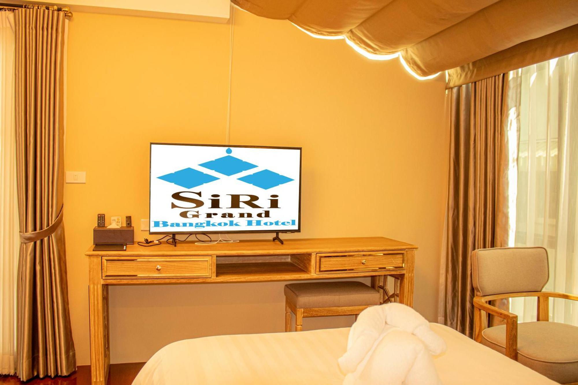 Siri Grand Bangkok Hotel Exterior photo